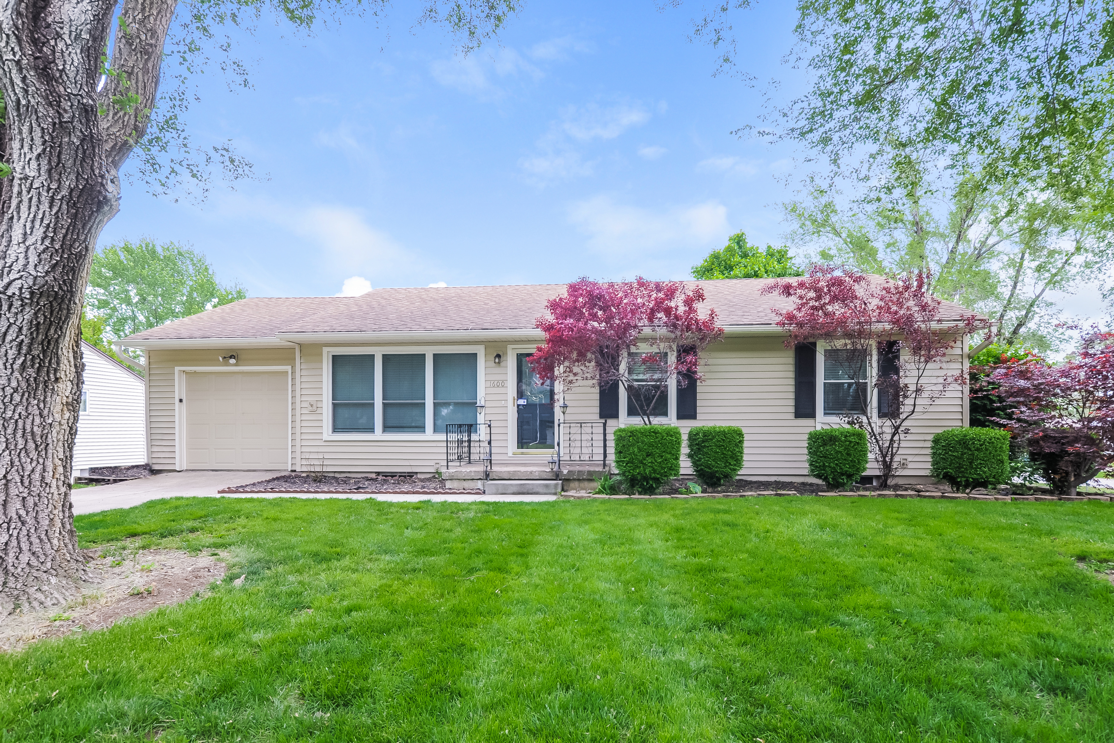 1600 Lee Ln Pleasant Hill, MO 64080